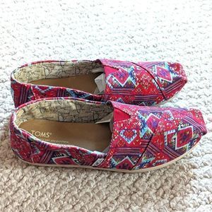 🌷Women's Toms Pink Tribal Print Canvas Flats Size 8.5